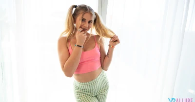 Cover for 'VRAllure: Deep Meditation Techniques'