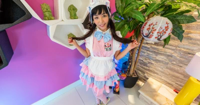 Cover for 'VRAllure: The Art of Serving'