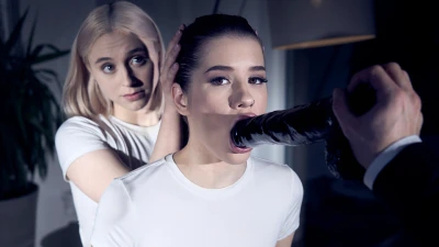 Cover for 'DarkRoomVR: Sophie Explains It All'