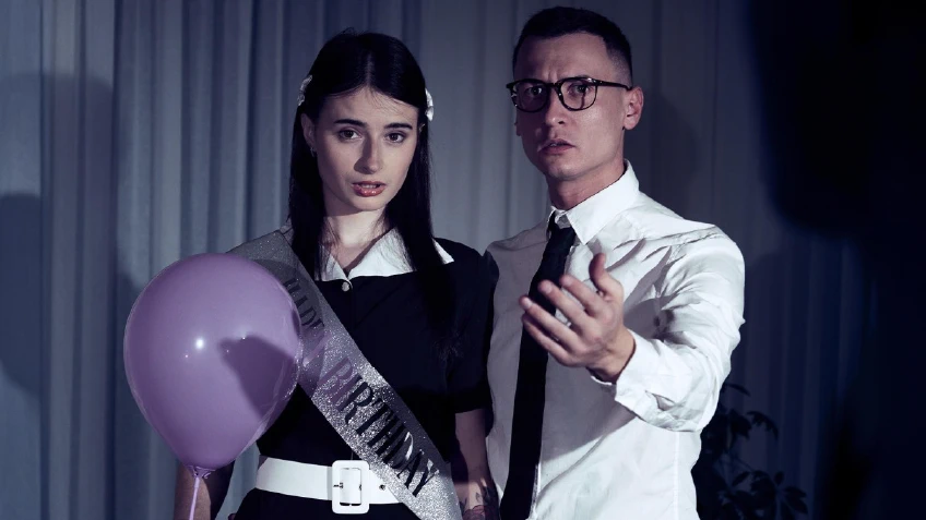 DarkRoomVR: Your Gift Is In Her ***